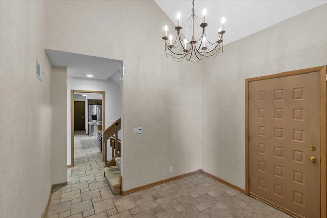 25 Lakewood DRIVE, Wind Point, WI 53402