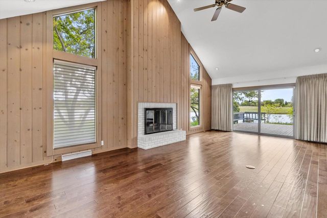 25 Lakewood DRIVE, Wind Point, WI 53402