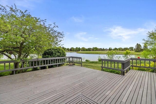 25 Lakewood DRIVE, Wind Point, WI 53402