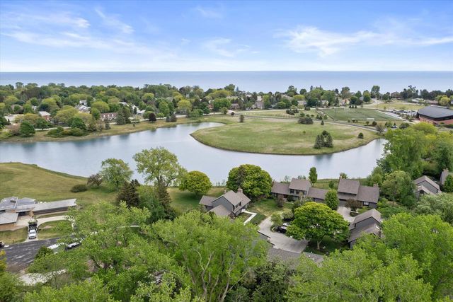 25 Lakewood DRIVE, Wind Point, WI 53402