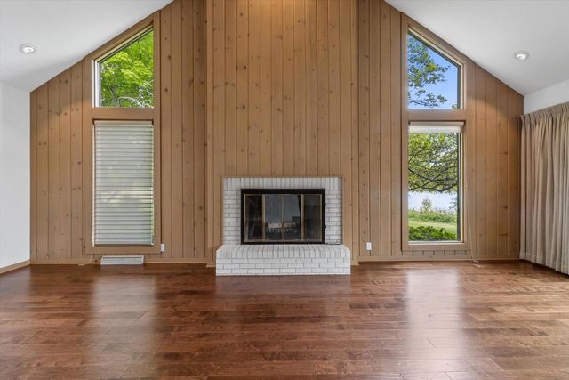 25 Lakewood DRIVE, Wind Point, WI 53402