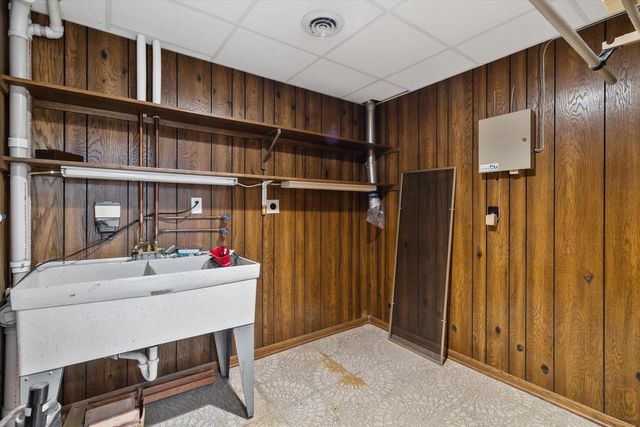 25 Lakewood DRIVE, Wind Point, WI 53402