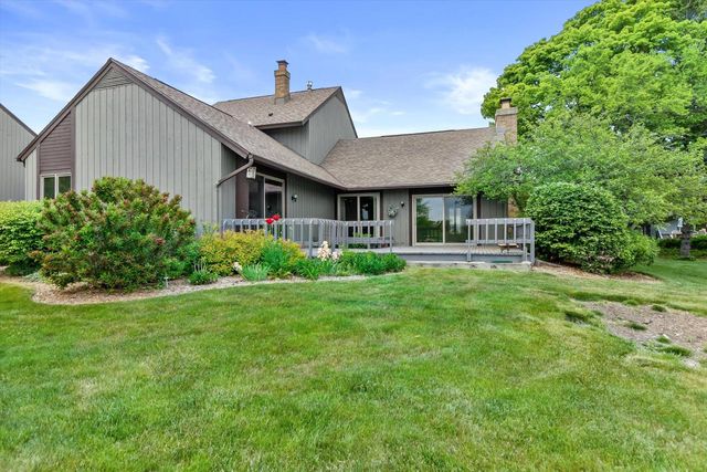 25 Lakewood DRIVE, Wind Point, WI 53402