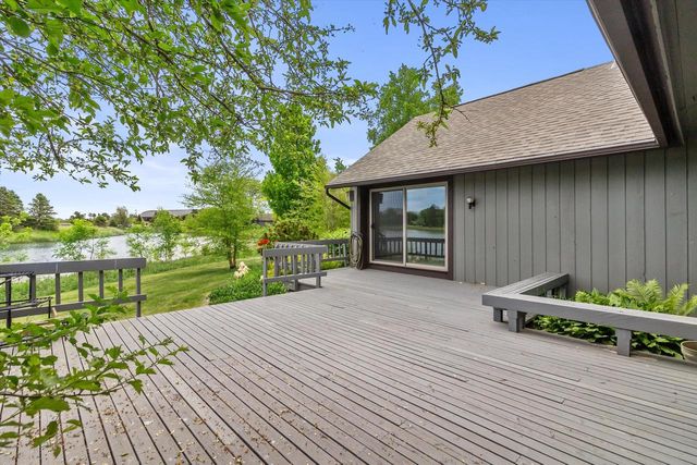 25 Lakewood DRIVE, Wind Point, WI 53402