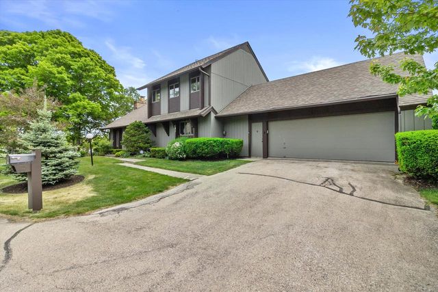 25 Lakewood DRIVE, Wind Point, WI 53402
