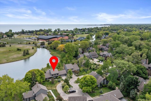 25 Lakewood DRIVE, Wind Point, WI 53402