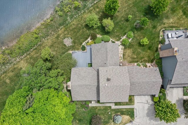 25 Lakewood DRIVE, Wind Point, WI 53402
