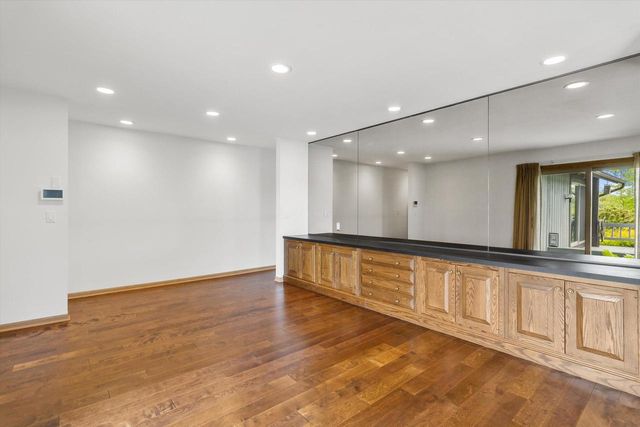 25 Lakewood DRIVE, Wind Point, WI 53402