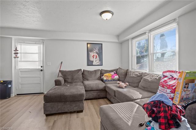 1320 Underwood Avenue, Winston-salem, NC 27105