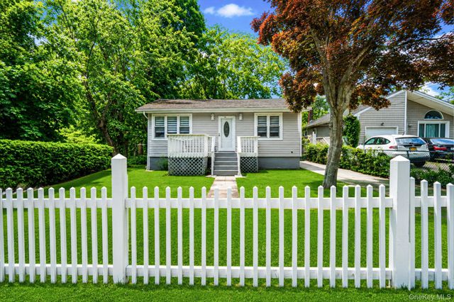 411 Glen Drive, Shirley, NY 11967