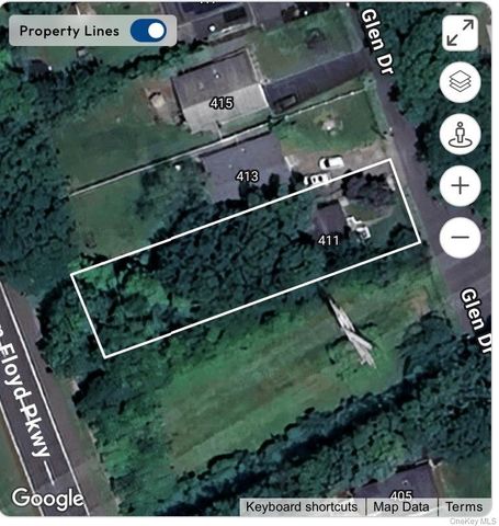 411 Glen Drive, Shirley, NY 11967