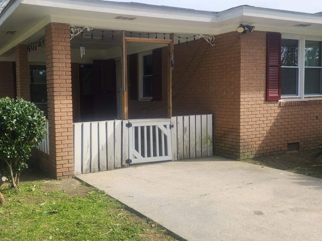 102 N Hazel Ave., Andrews, SC 29510