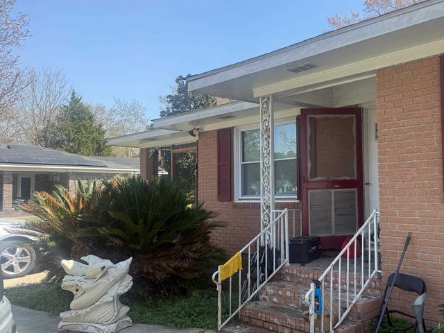 102 N Hazel Ave., Andrews, SC 29510