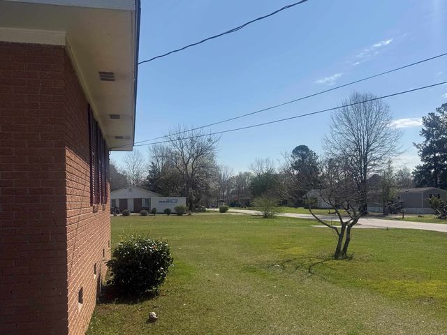 102 N Hazel Ave., Andrews, SC 29510