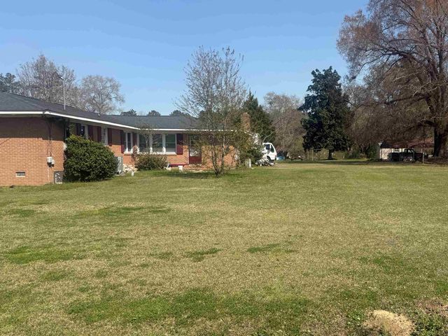 102 N Hazel Ave., Andrews, SC 29510