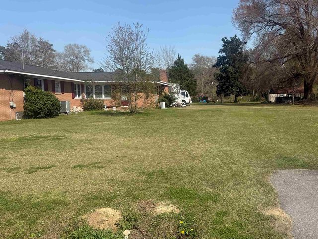 102 N Hazel Ave., Andrews, SC 29510