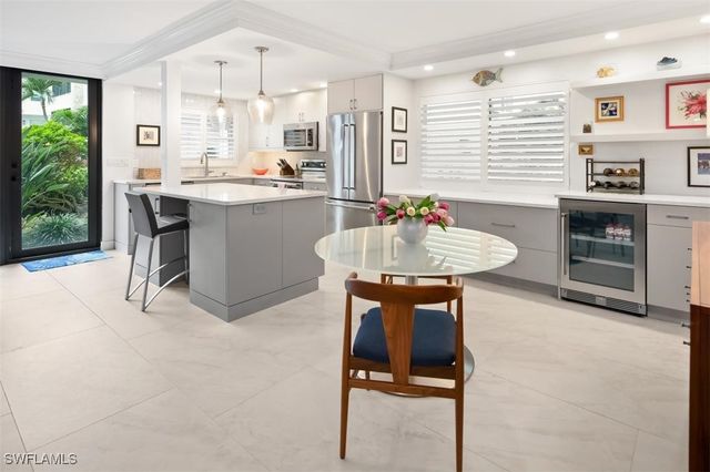 3000 Gulf Shore BLVD N 106, Naples, FL 34103