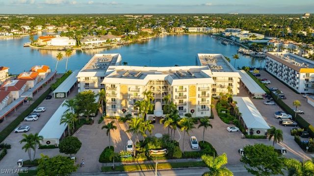 3000 Gulf Shore BLVD N 106, Naples, FL 34103