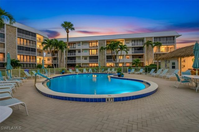 3000 Gulf Shore BLVD N 106, Naples, FL 34103