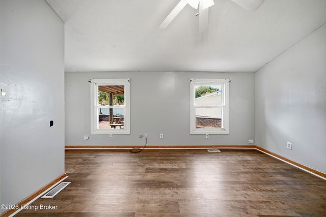 289 Ardmore Ln, Shelbyville, KY 40065