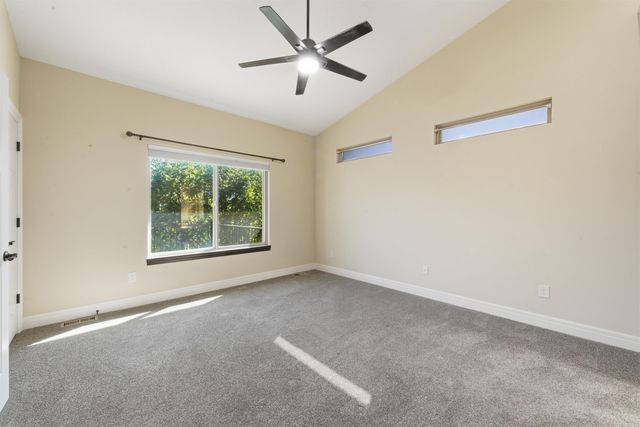 8623 W Candlewood Ct, Wichita, KS 67205