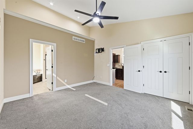 8623 W Candlewood Ct, Wichita, KS 67205