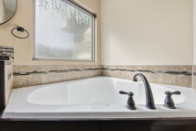 8623 W Candlewood Ct, Wichita, KS 67205