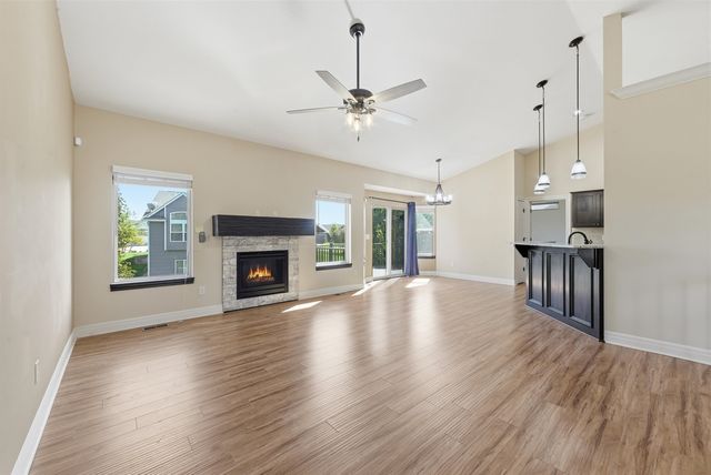 8623 W Candlewood Ct, Wichita, KS 67205