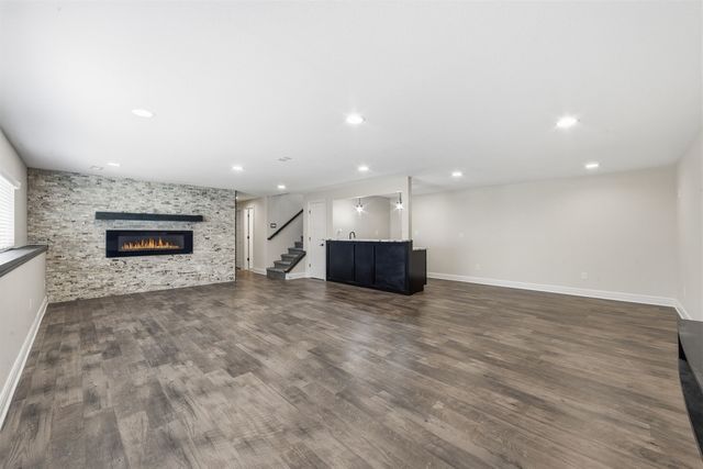 8623 W Candlewood Ct, Wichita, KS 67205