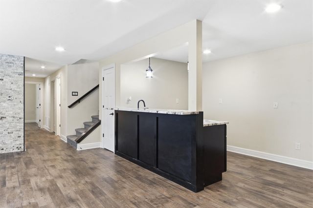 8623 W Candlewood Ct, Wichita, KS 67205