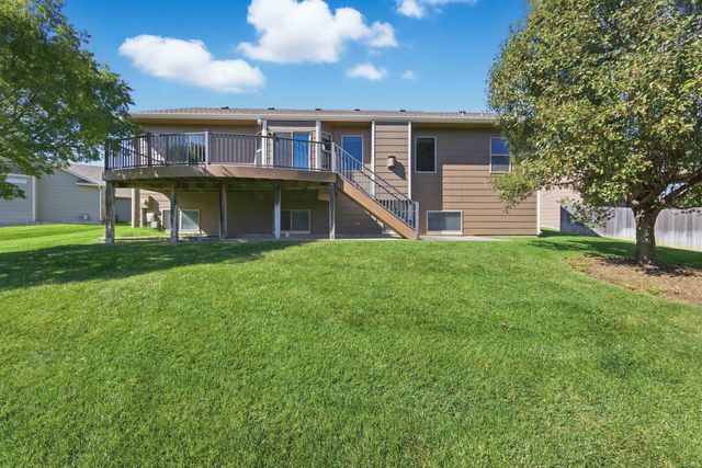 8623 W Candlewood Ct, Wichita, KS 67205