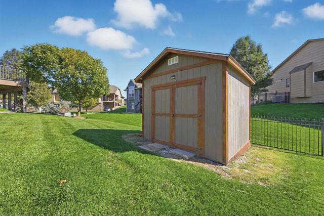 8623 W Candlewood Ct, Wichita, KS 67205