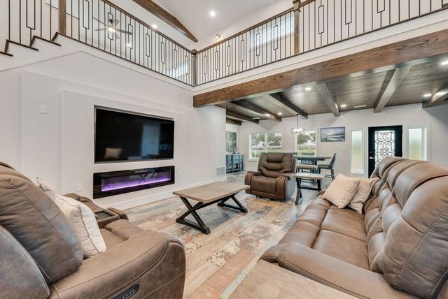 11167 Plainview Road, Krum, TX 76249