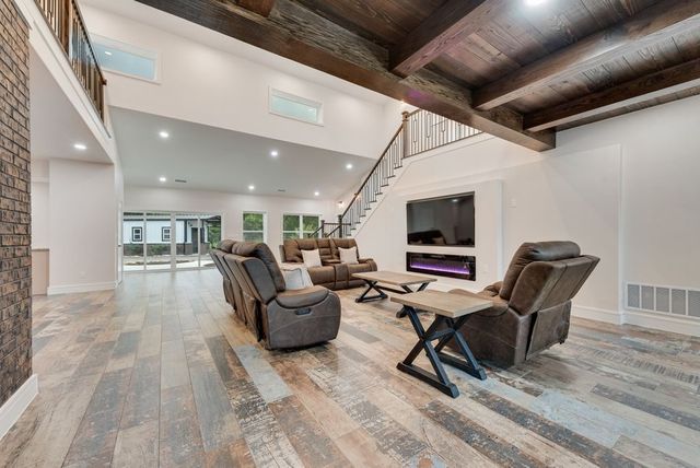 11167 Plainview Road, Krum, TX 76249