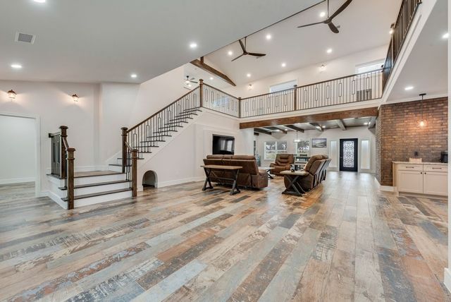 11167 Plainview Road, Krum, TX 76249
