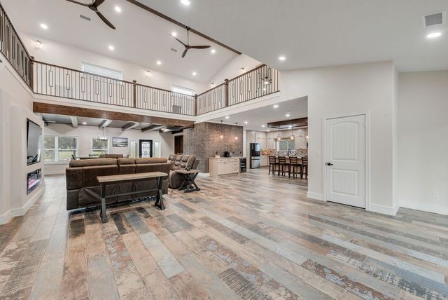 11167 Plainview Road, Krum, TX 76249