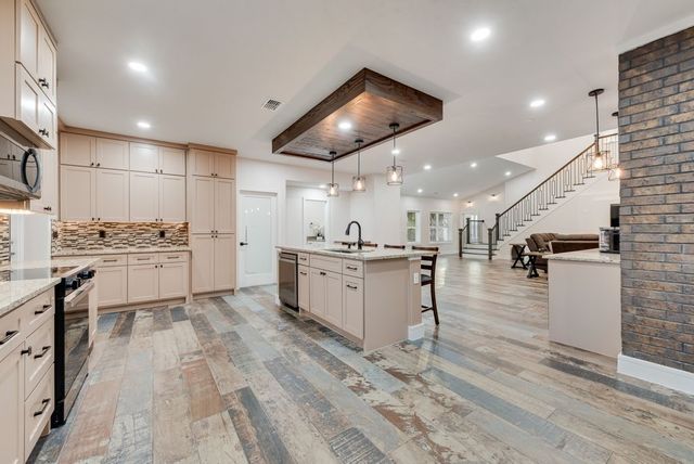 11167 Plainview Road, Krum, TX 76249