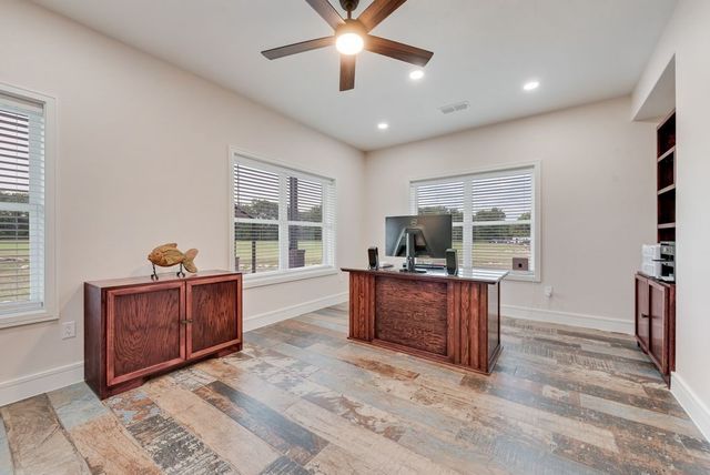 11167 Plainview Road, Krum, TX 76249