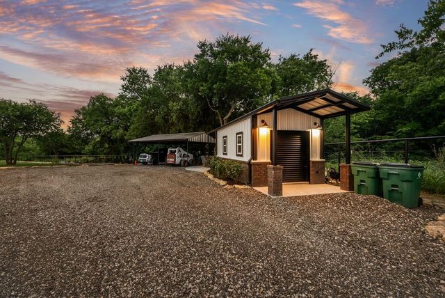 11167 Plainview Road, Krum, TX 76249