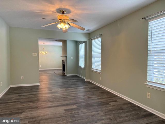 77 MAPLE LEAF CIR, Sewell, NJ 08080