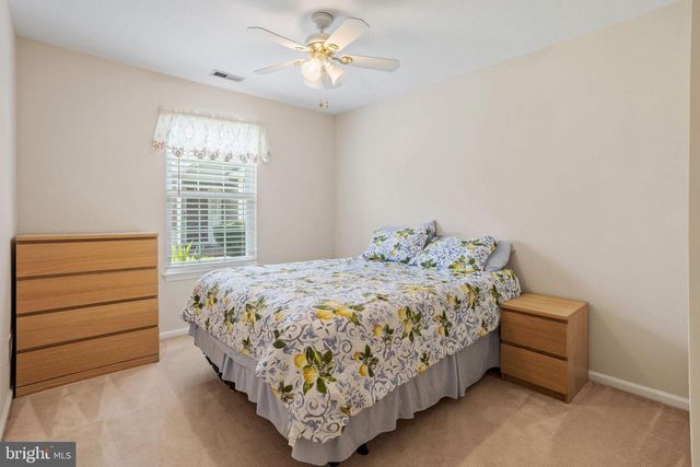 77 MAPLE LEAF CIR, Sewell, NJ 08080