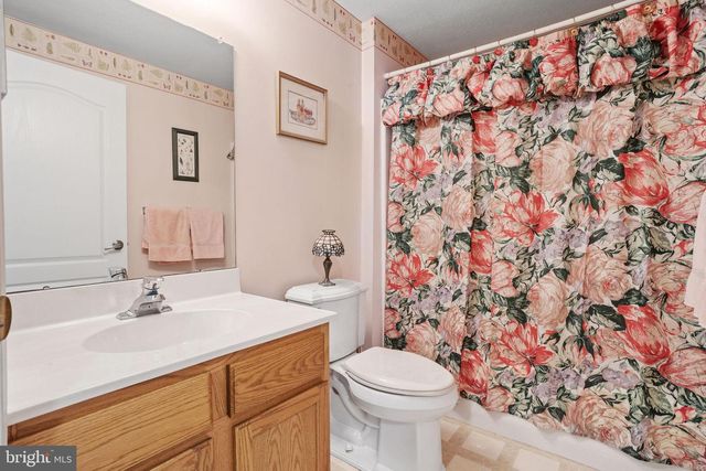 77 MAPLE LEAF CIR, Sewell, NJ 08080