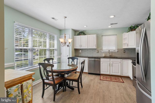 77 MAPLE LEAF CIR, Sewell, NJ 08080