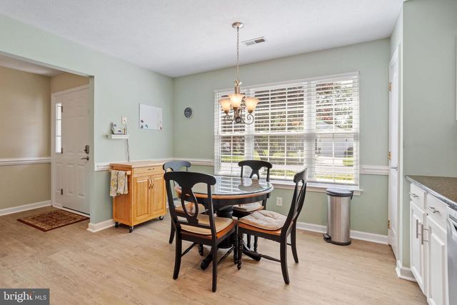 77 MAPLE LEAF CIR, Sewell, NJ 08080