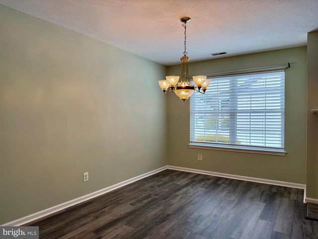 77 MAPLE LEAF CIR, Sewell, NJ 08080