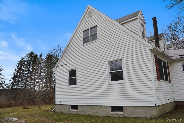 8764 West Avenue, Eden, NY 14057