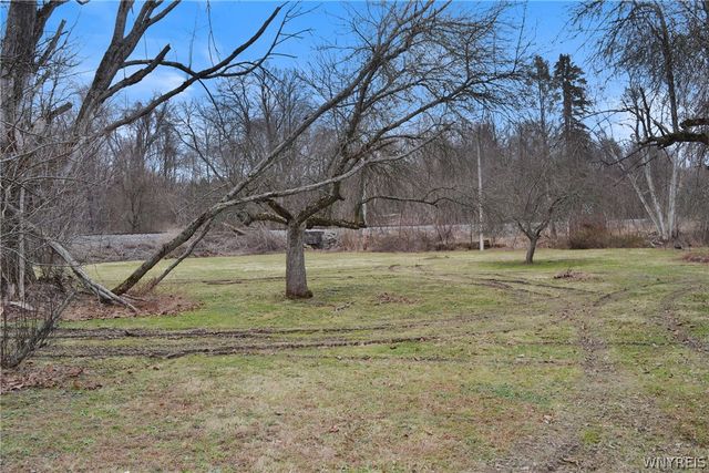 8764 West Avenue, Eden, NY 14057