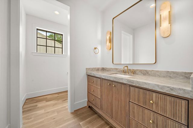 6242 Meadow Lake Lane, Houston, TX 77057