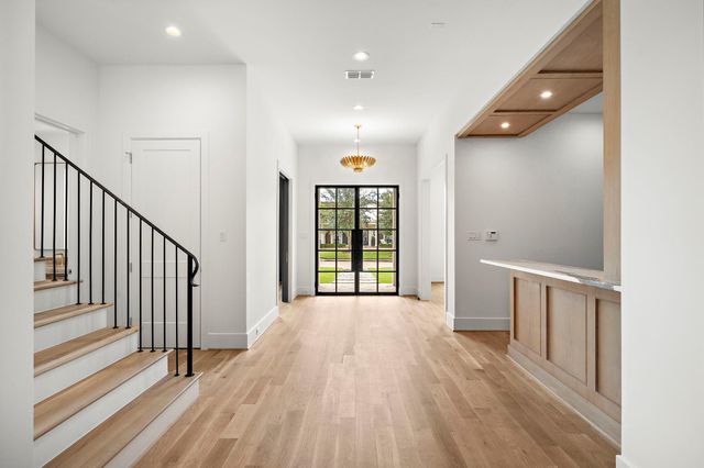 6242 Meadow Lake Lane, Houston, TX 77057