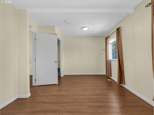 125 Sw CEDAR Ave, Warrenton, OR 97146